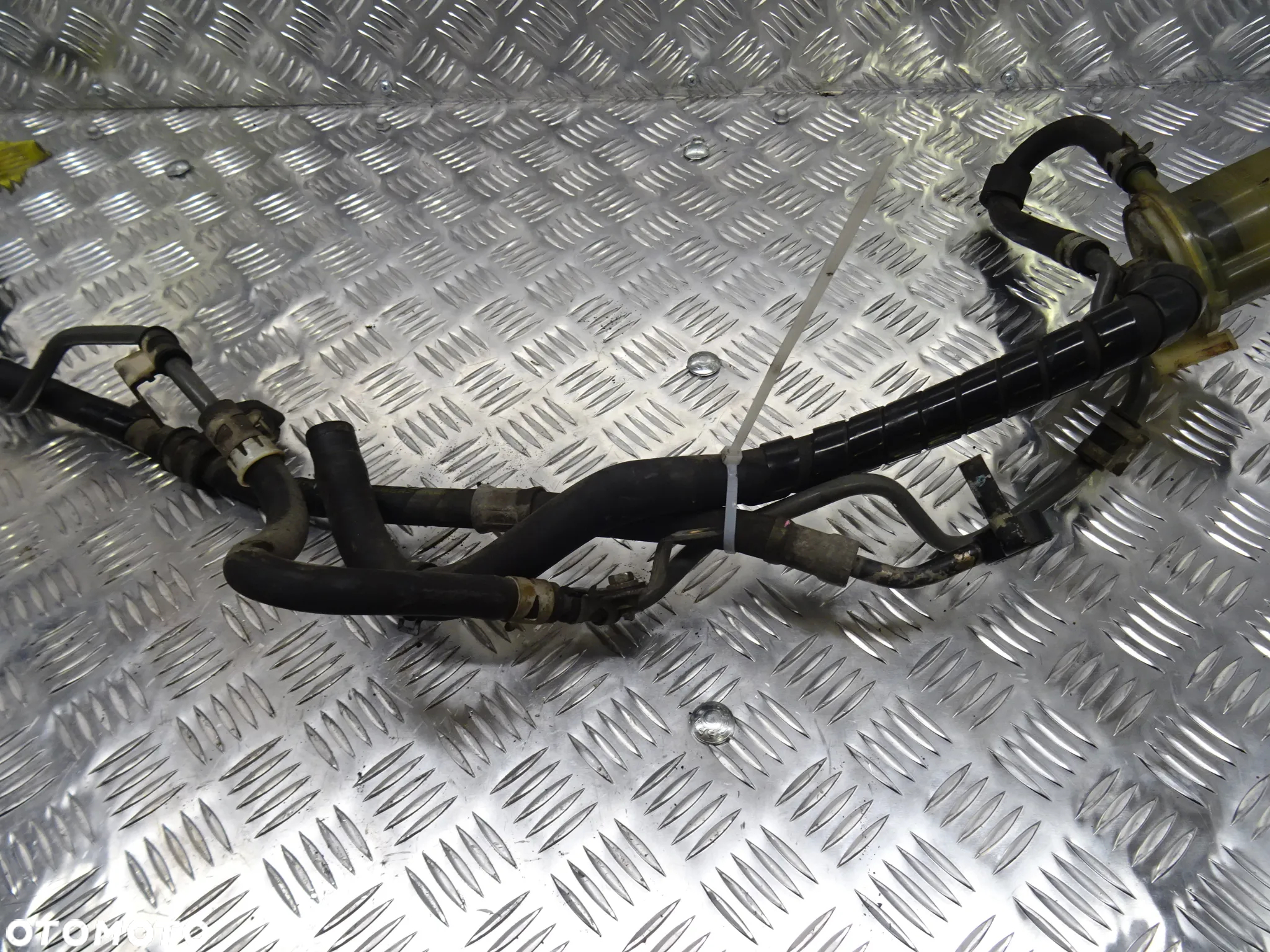 TOYOTA RAV4 II 00-03 2.0 B PZEWODY WSPOMAGANIA ZBIORNICZEK - 3