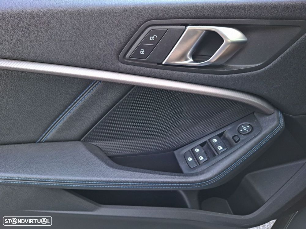 BMW 116 d Pack Desportivo M Auto - 17