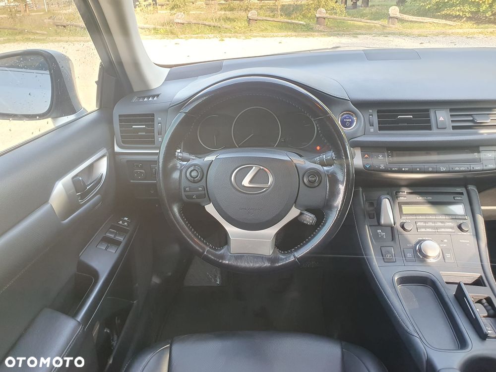 Lexus CT - 10