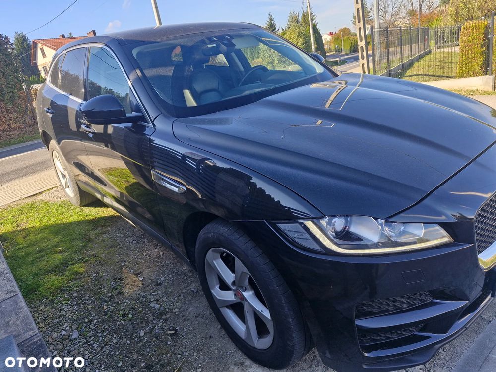 Jaguar F-Pace 2.0 i4D AWD Pure - 2