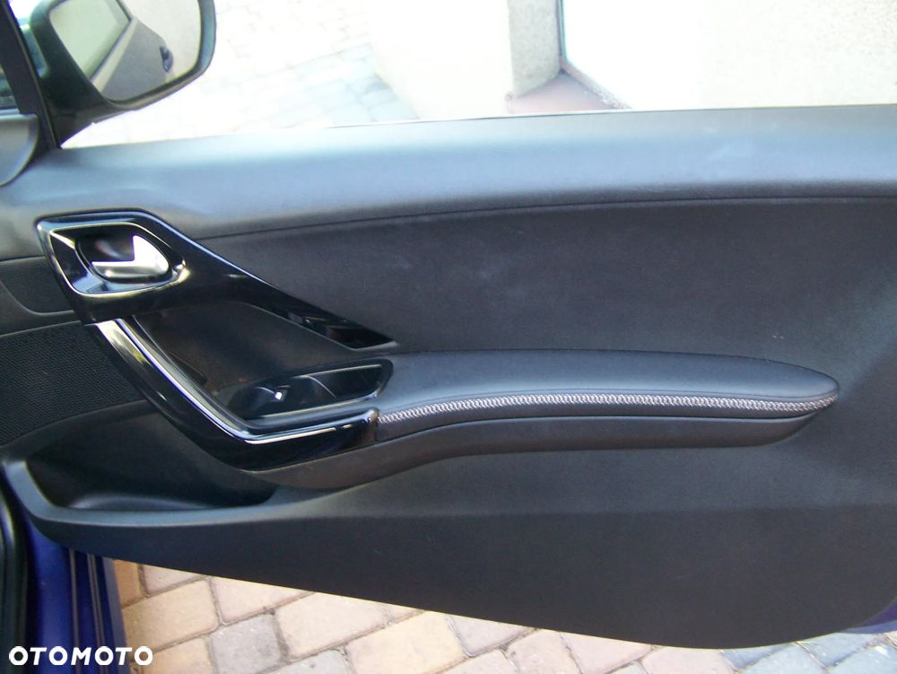 Peugeot 208 95 VTI Allure - 12