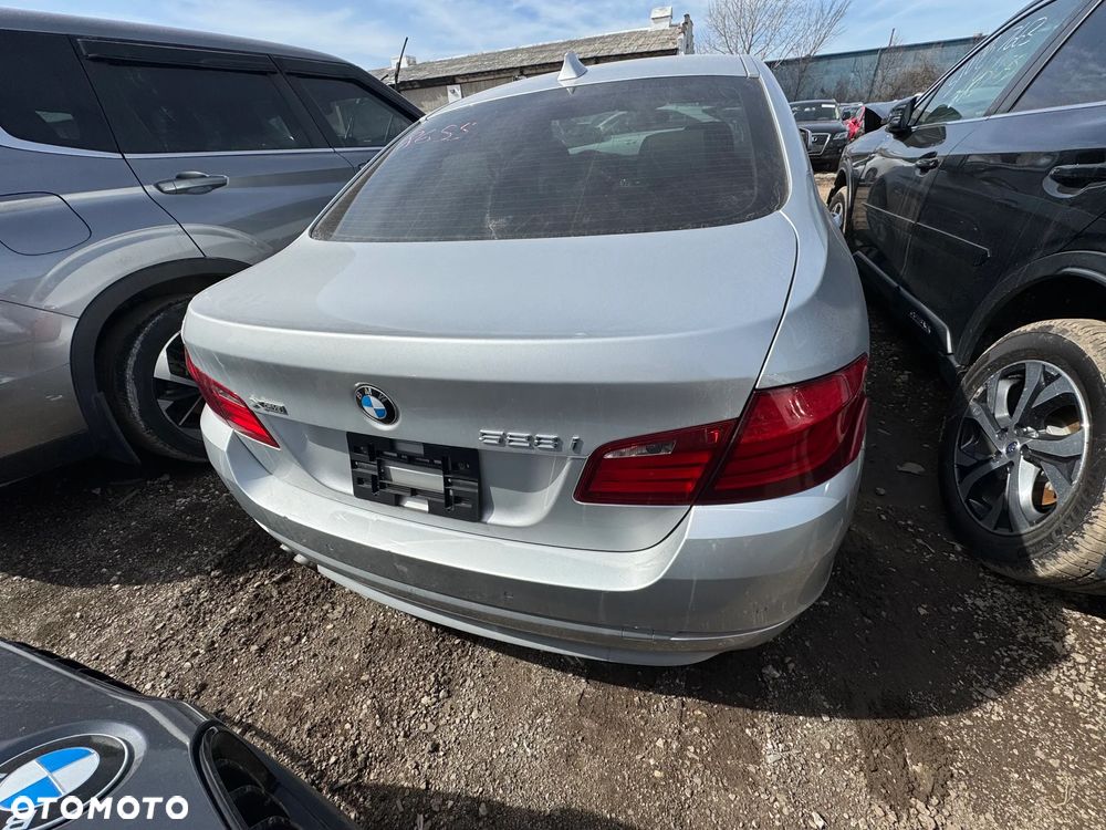 BMW Seria 5 528i xDrive - 15