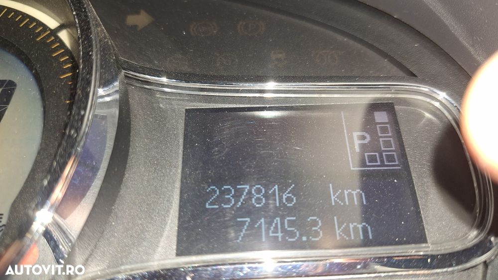 Renault Fluence - 10