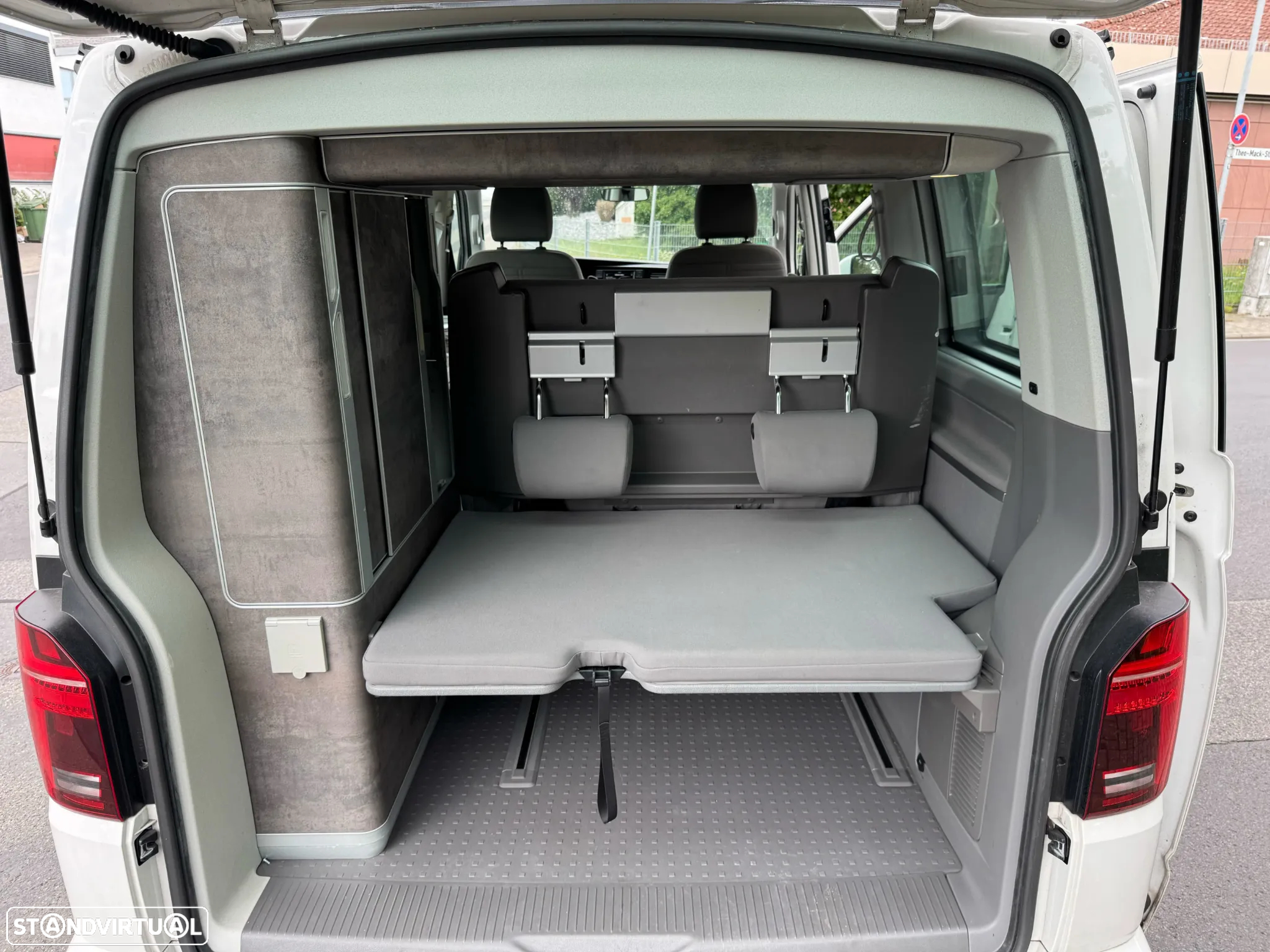 VW California Coast Volkswagen California Camper | 2 Camas – Dorme 4 Pessoas | Kitchenette + Cama no Teto - 15