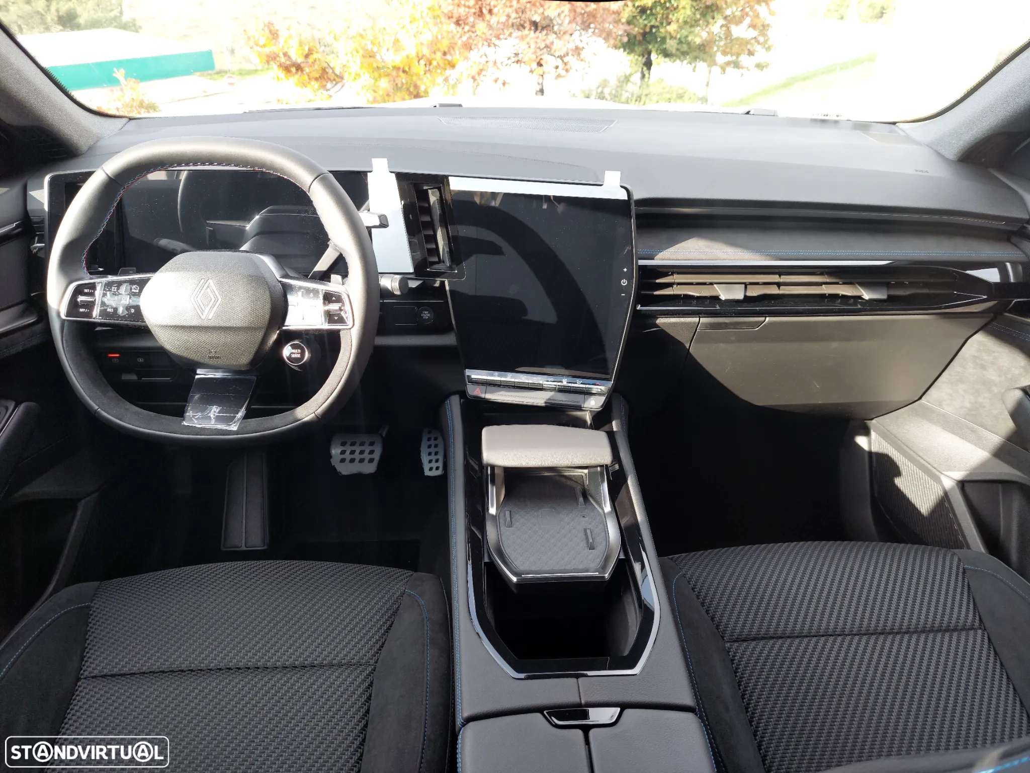 Renault Austral 1.2 E-Tech Iconic Espirit - 13