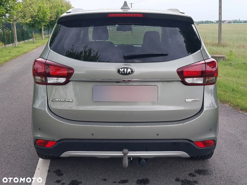 Kia Carens 1.7 CRDi L 7os - 9