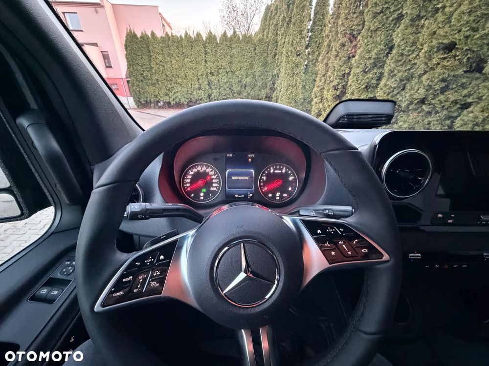 Mercedes-Benz Sprinter - 20