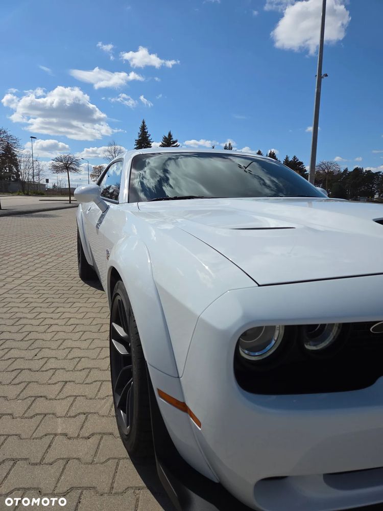 Dodge Challenger 6.4 Scat Pack Widebody - 12