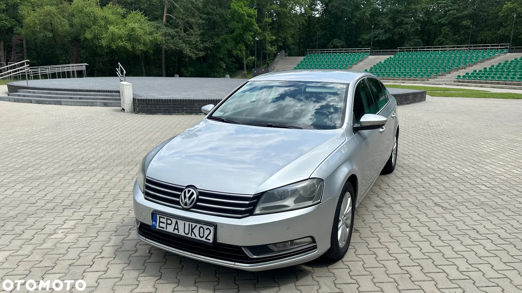 Volkswagen Passat - 1