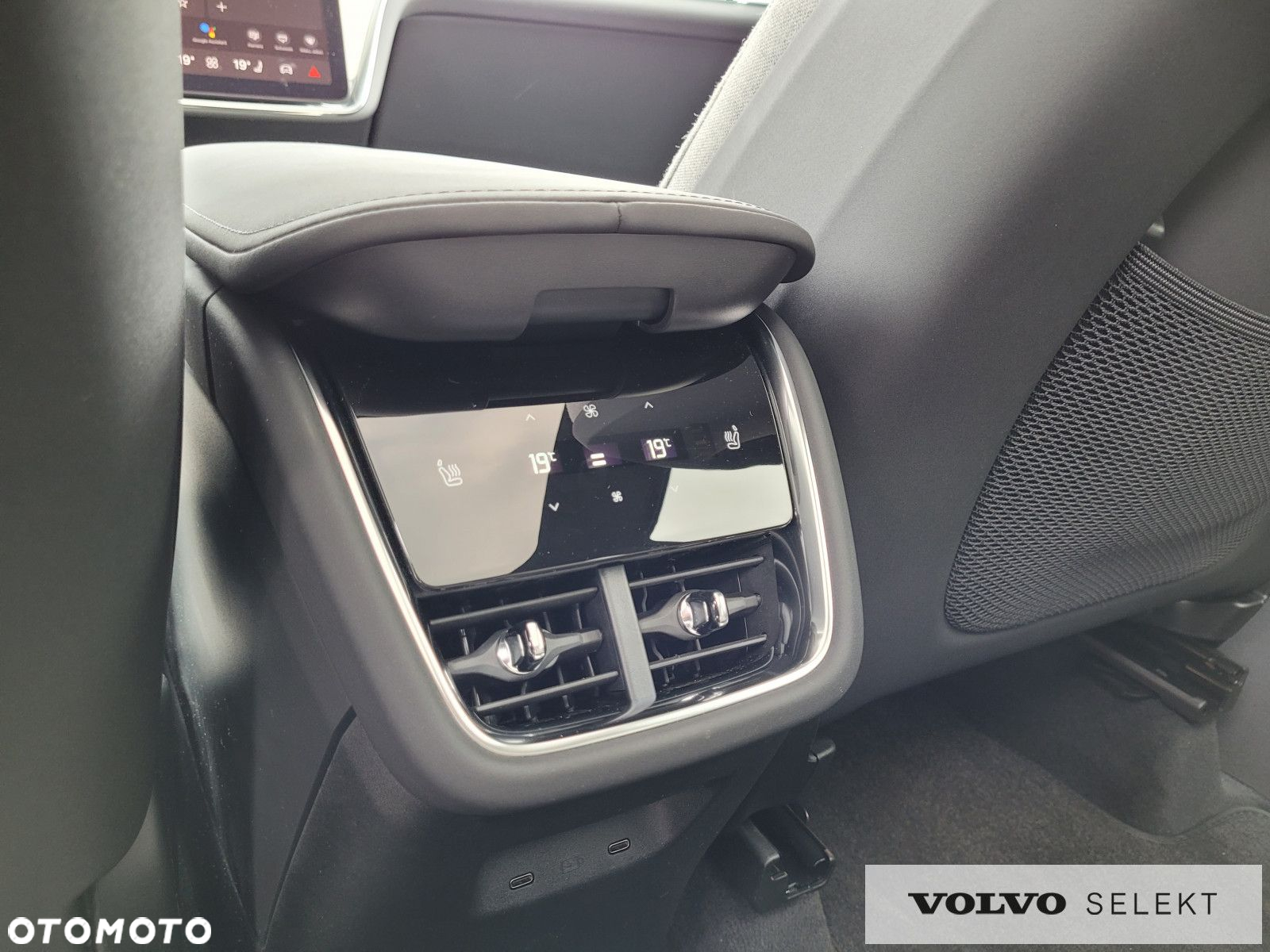 Volvo EX90 - 30