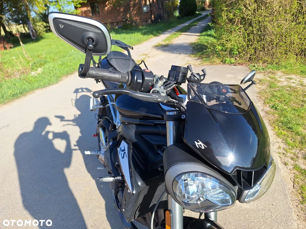 Triumph Street Triple - 7