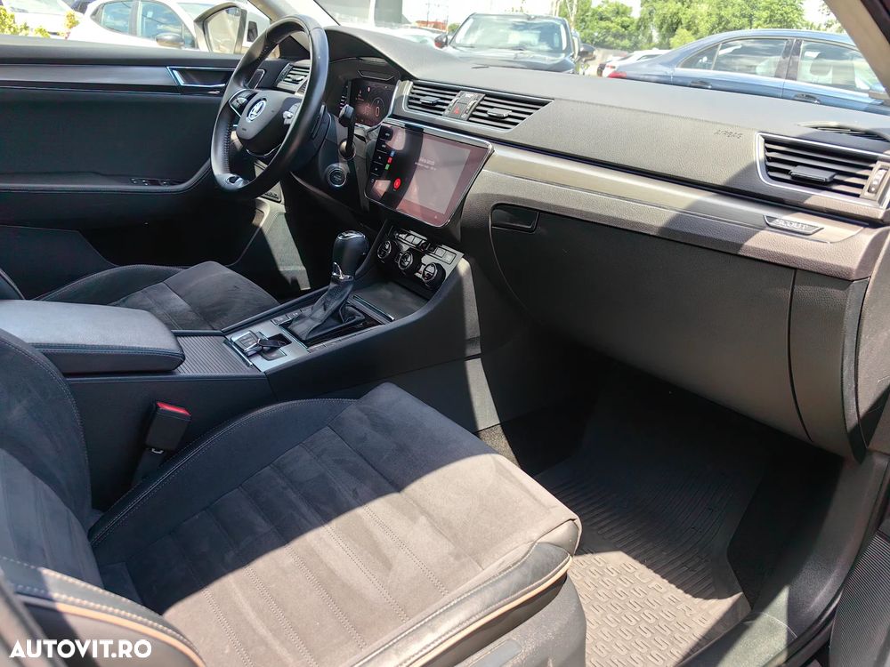 Skoda Superb 2.0 TDI 4X4 DSG Scout - 20