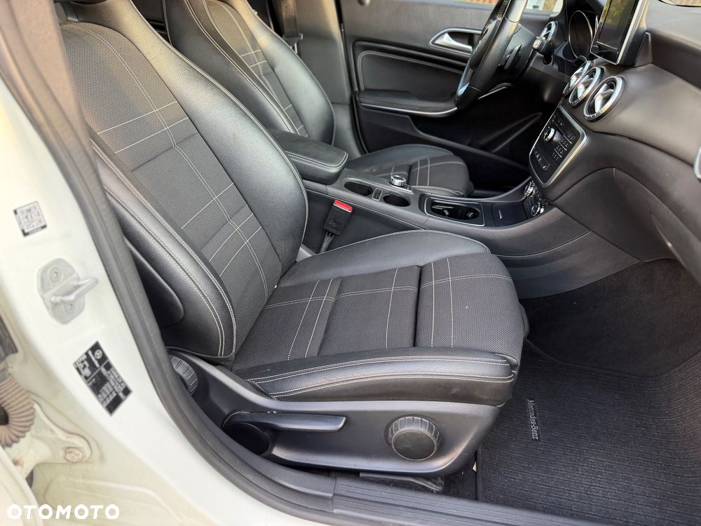 Mercedes-Benz CLA 200 d 7G-DCT - 23