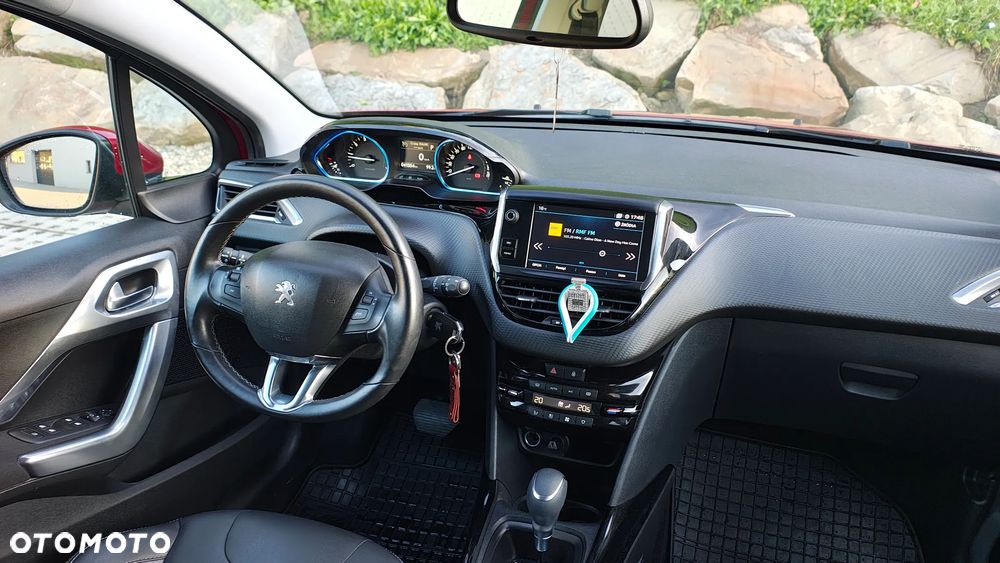 Peugeot 2008 PureTech 130 Stop&Start EAT6 Signature - 25