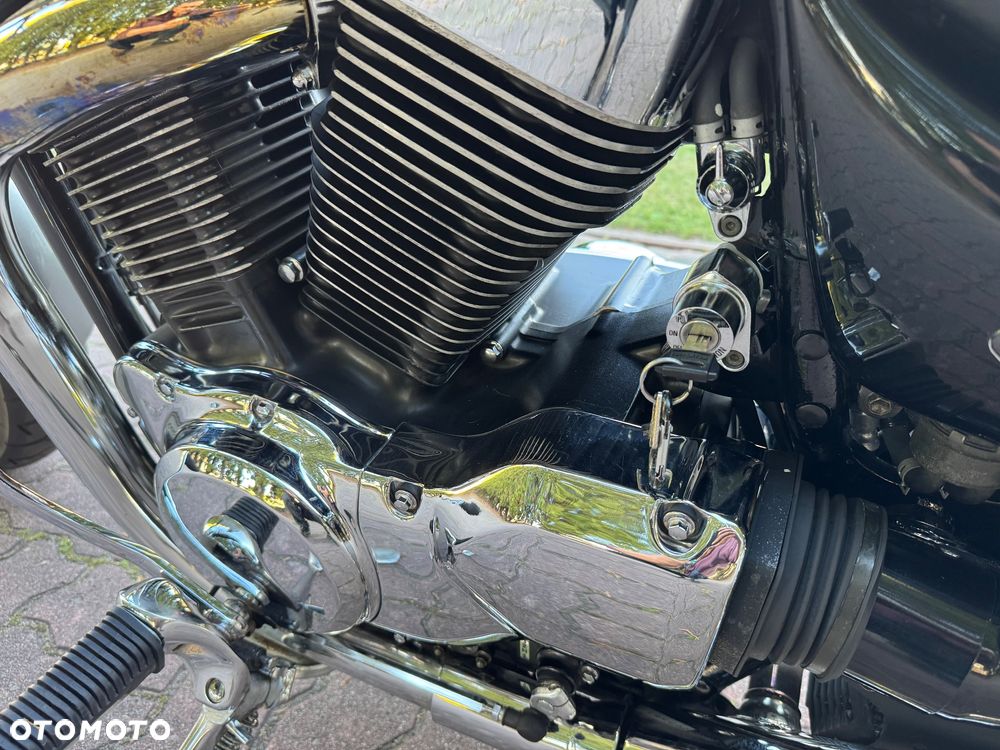 Suzuki Intruder - 16