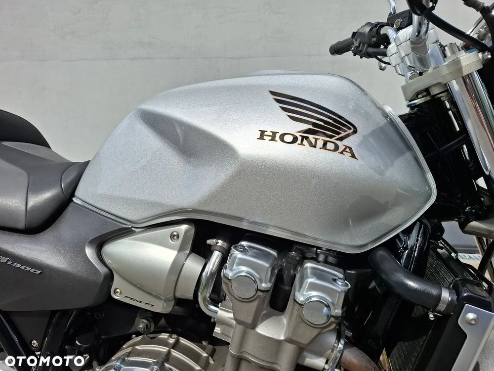 Honda CB - 15