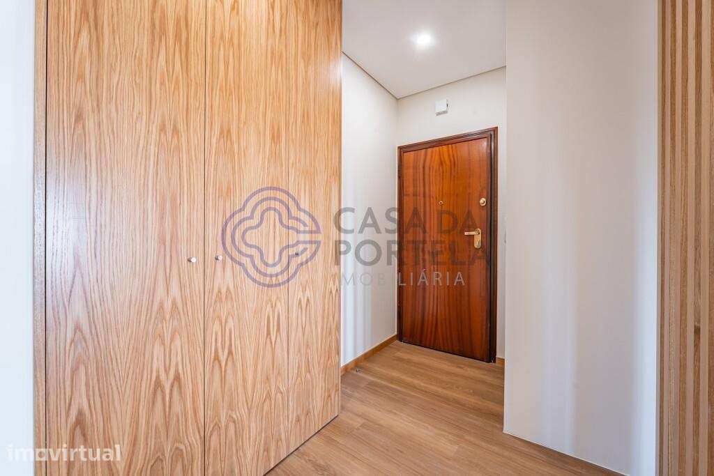 Excelente apartamento T1 + 1 no Centro do Porto Junto ao Mercado do Bo - Grande imagem: 3/16