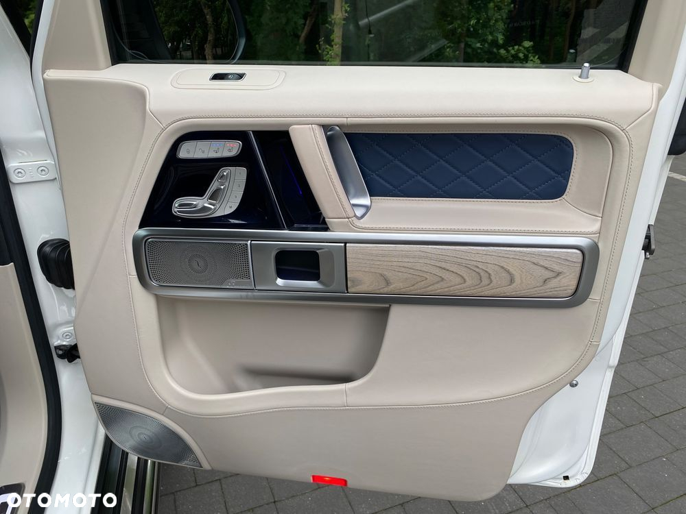 Mercedes-Benz Klasa G 400 d - 24
