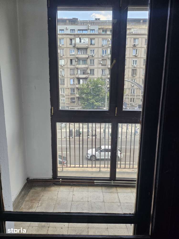 Bulevardul Magheru, Piața Romană — fotografia 3
