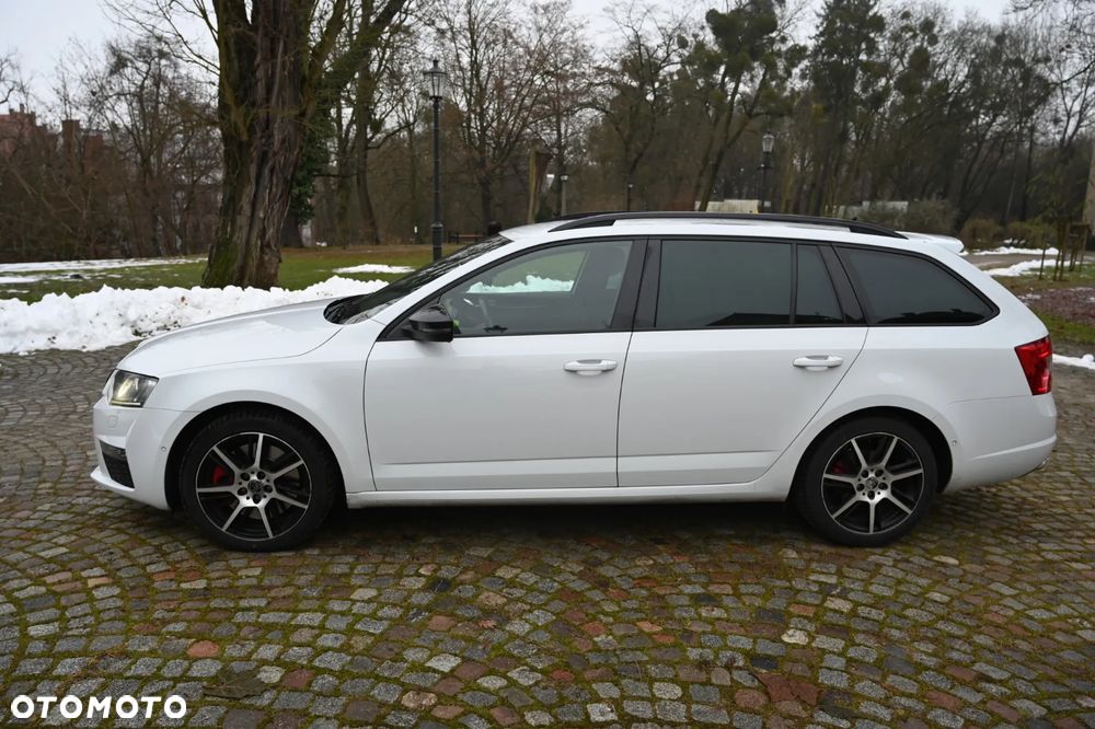 Skoda Octavia 2.0 TDI DSG RS - 3