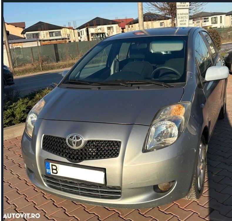 Toyota Yaris 1.3 Sol - 1