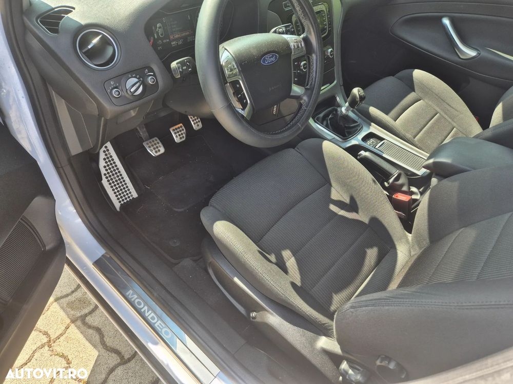 Ford Mondeo - 4