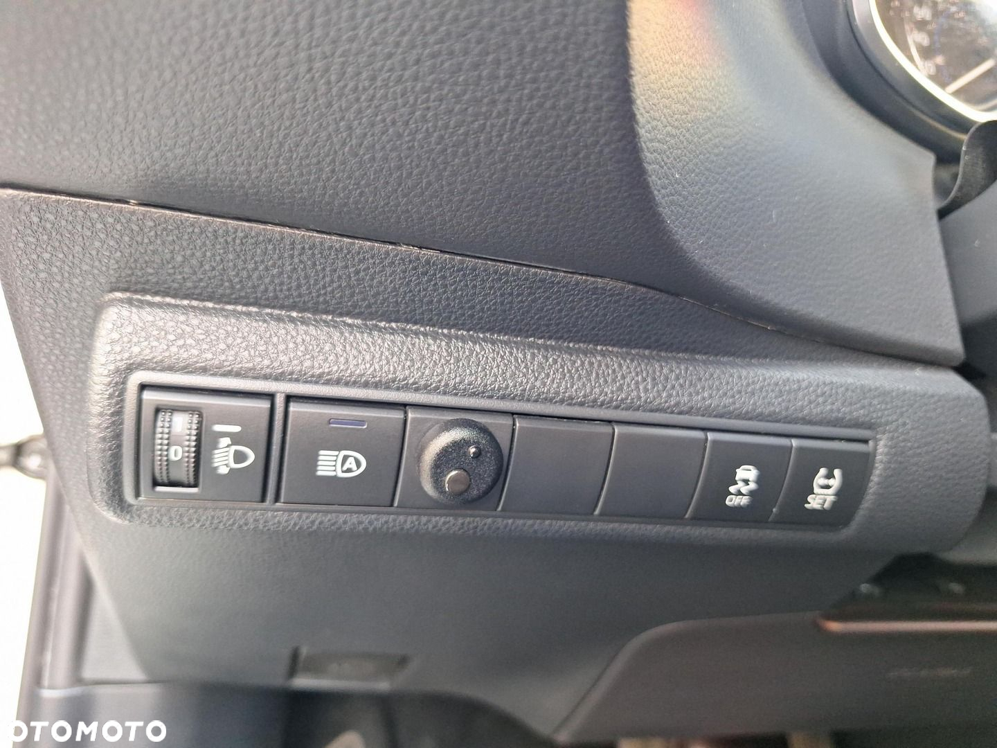 Toyota Corolla - 21