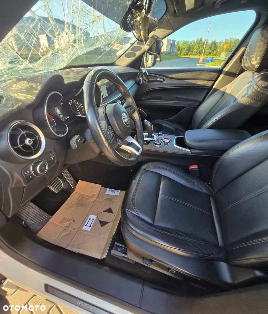 Alfa Romeo Stelvio 2.0 Turbo 16V AT8-Q4 Ti - 17