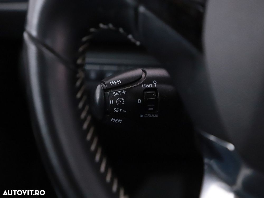 Peugeot 308 BlueHDi 130 Stop & Start Allure Business-Paket - 16