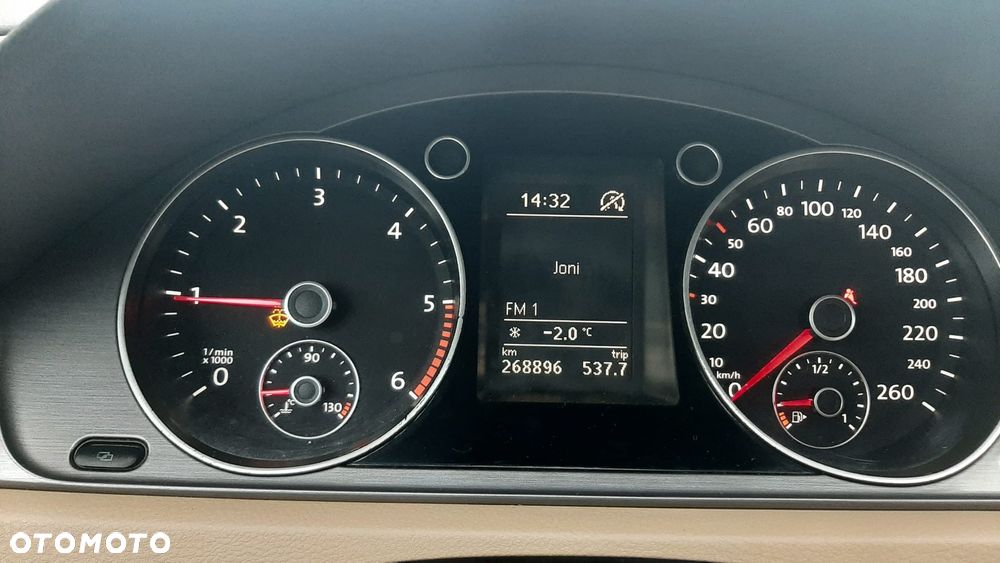 Volkswagen Passat 2.0 TDI Comfortline - 10