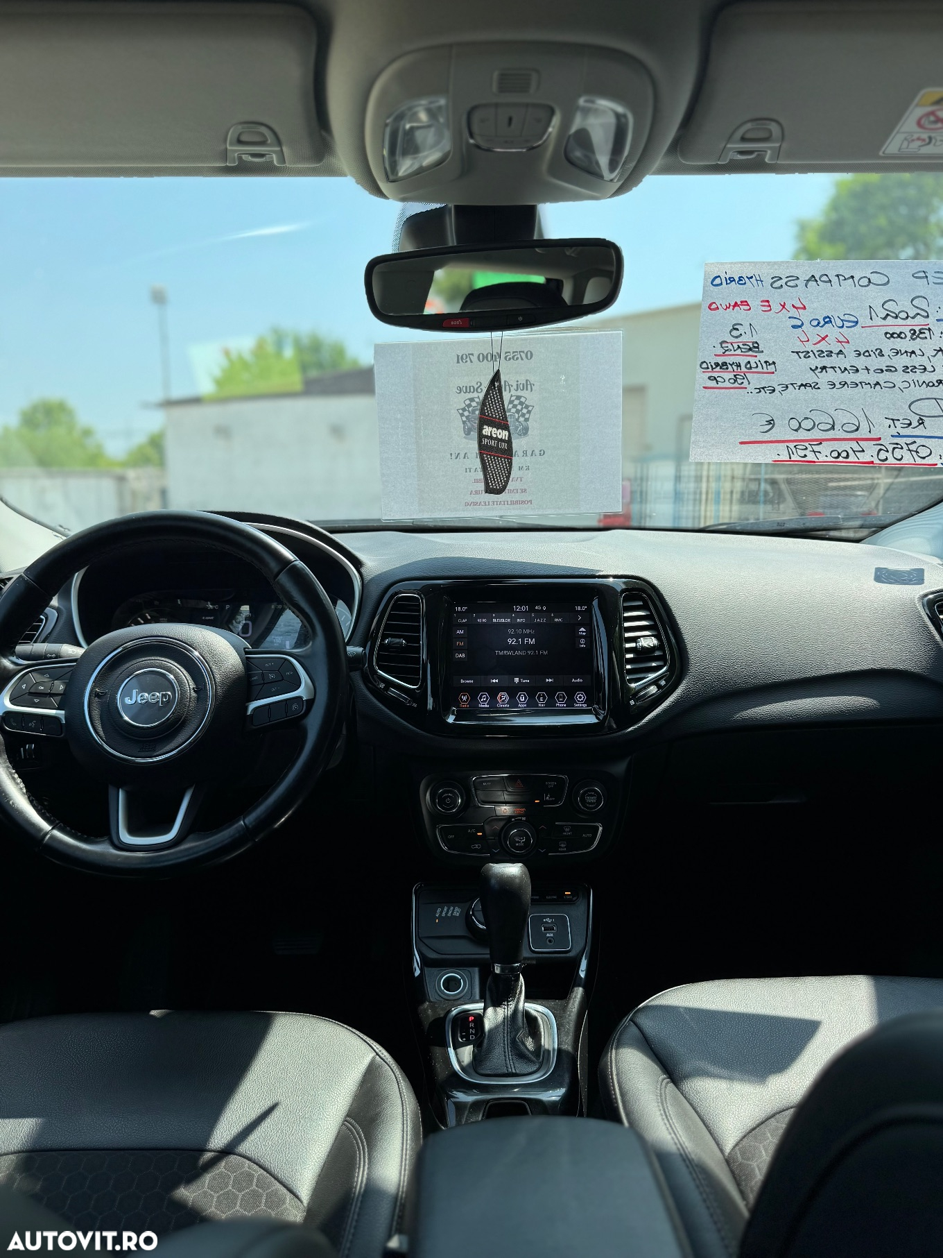 Jeep Compass - 33