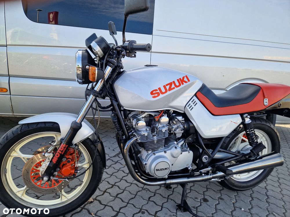 Suzuki GSX - 13