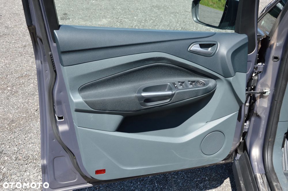 Ford Grand C-MAX - 25