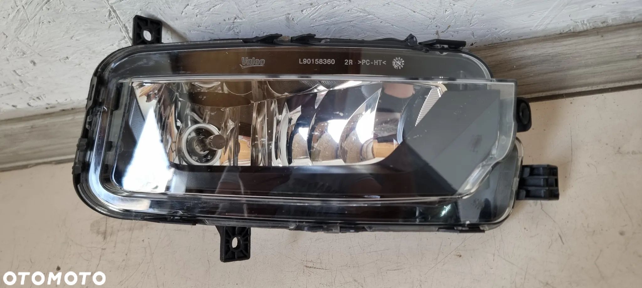 Halogen prawy VW T6 LIFT 7LA - 1