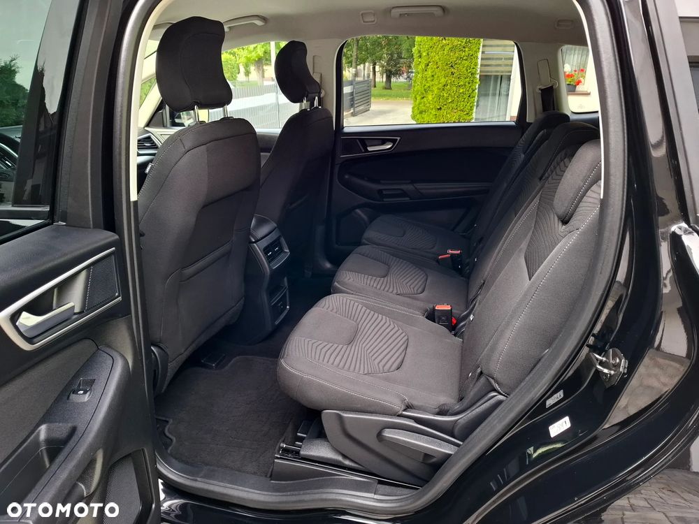Ford S-Max - 11