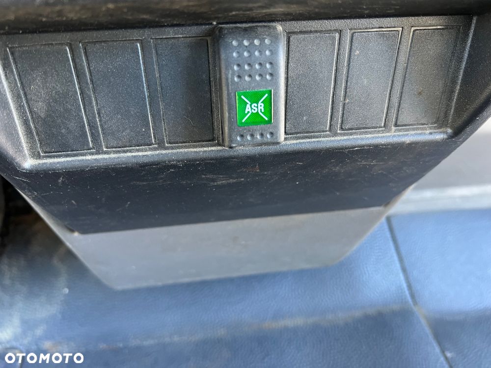 Nissan Atleon 80.140 - 37