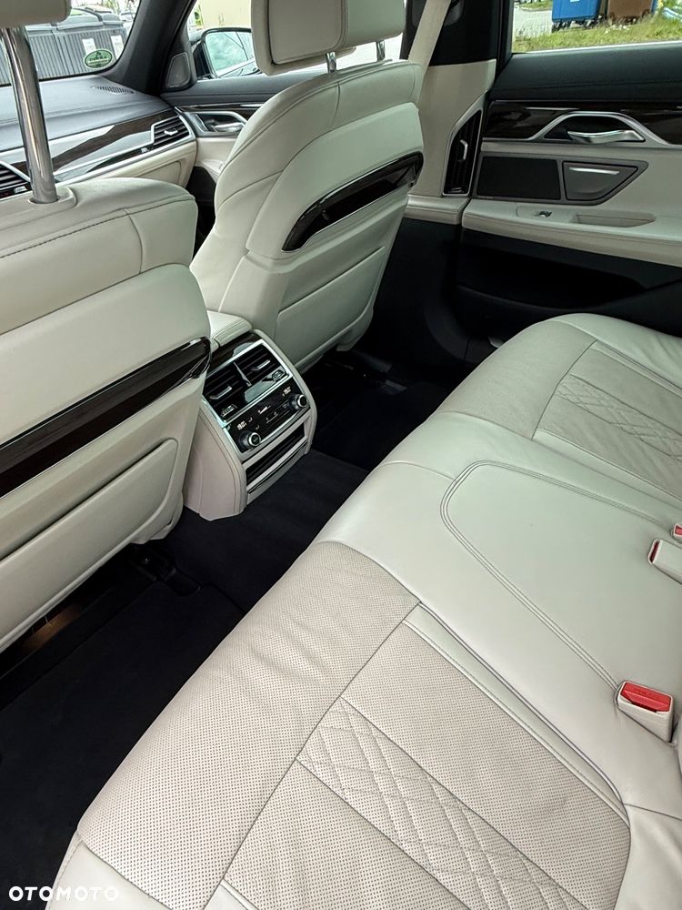 BMW Seria 7 740d xDrive - 6