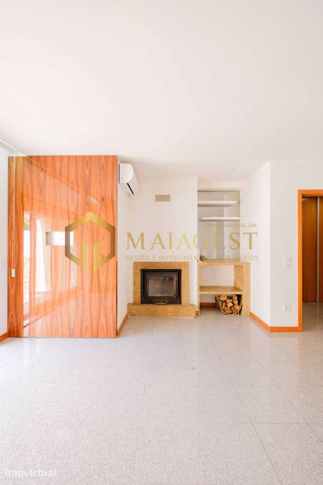 T1+1 Remodelado com Terraço e 2 Lugares de Garagem em Águas Santas - Grande imagem: 2/18