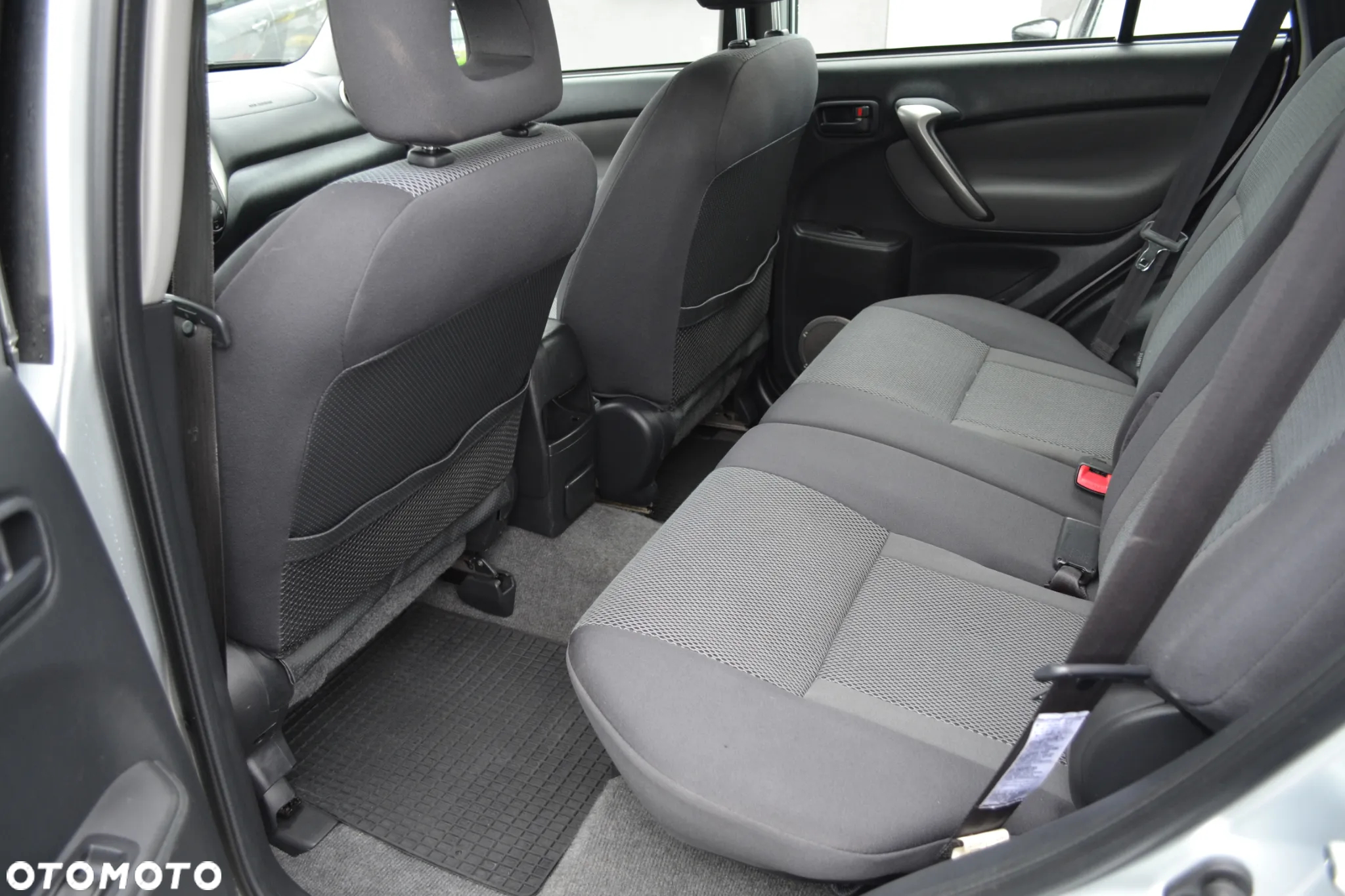 Toyota RAV4 2.0 D-4D 4x4 - 13