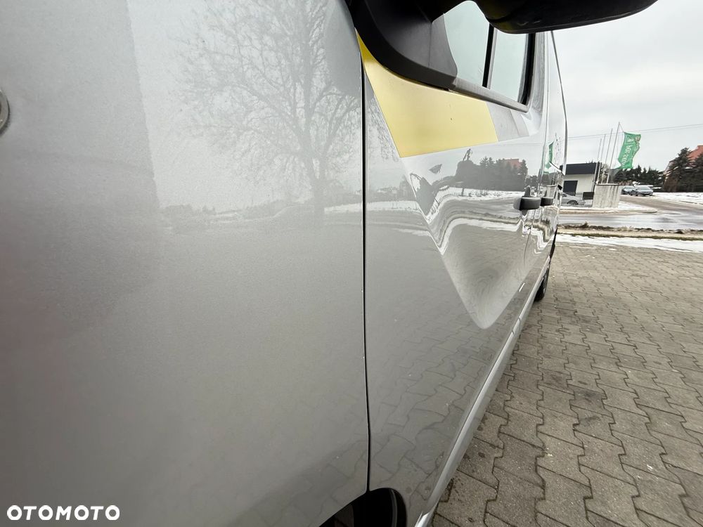 Opel Vivaro - 18