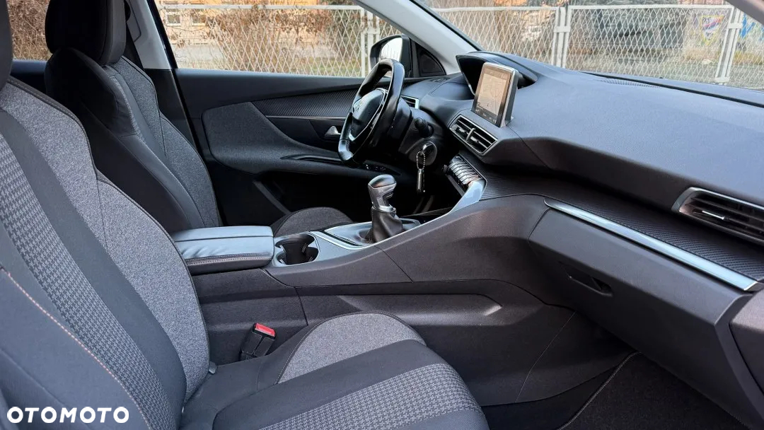 Peugeot 3008 1.2 PureTech Allure Pack S&S - 28