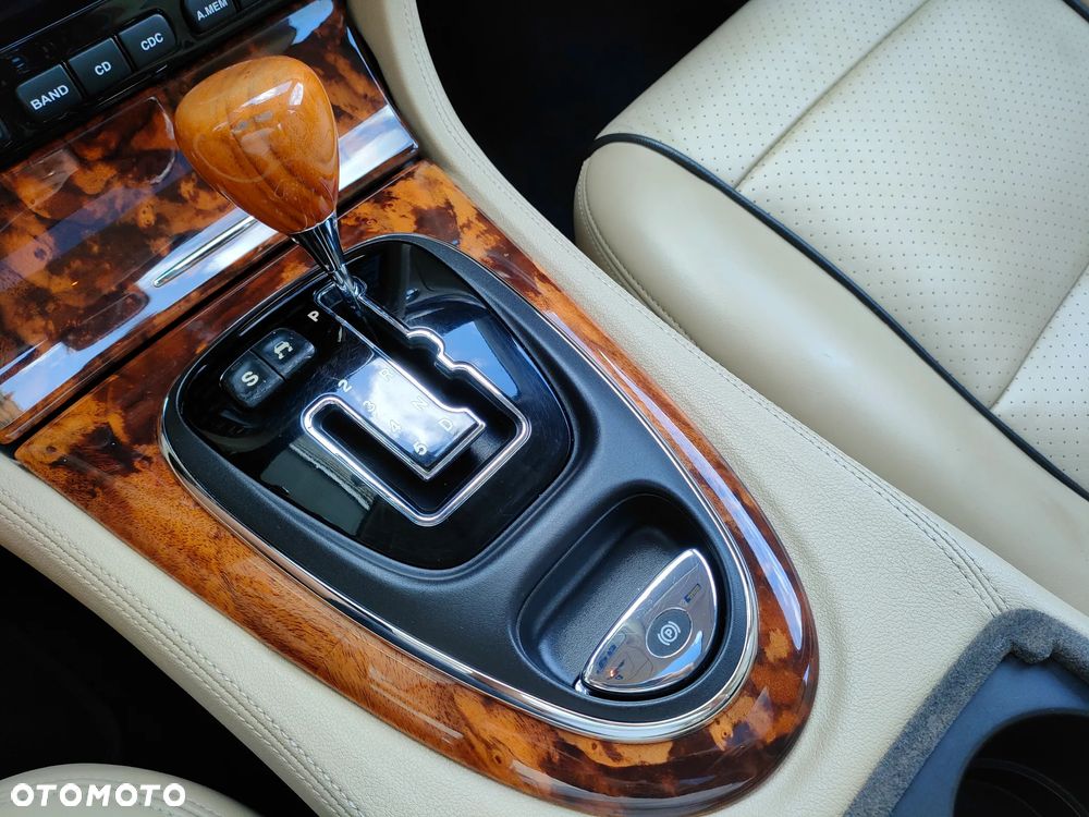 Jaguar XJ XJ8 4.2 Executive - 32