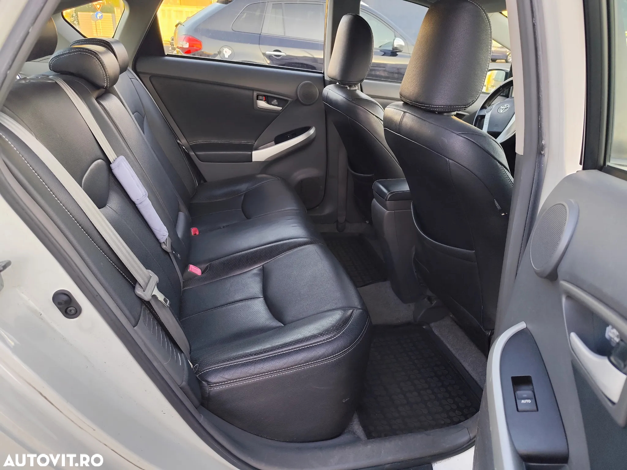 Toyota Prius - 5