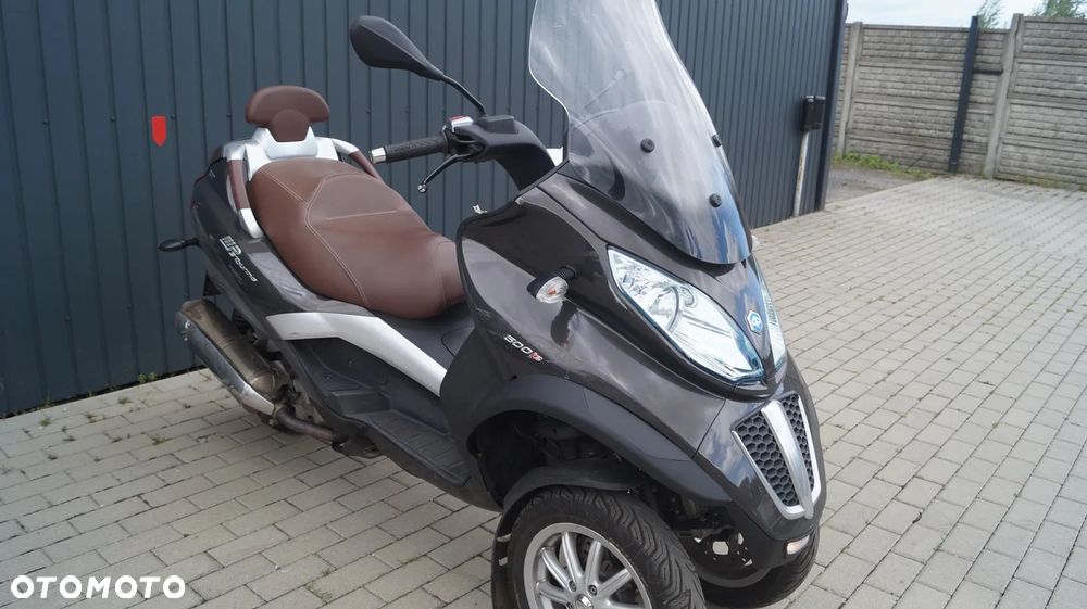 Piaggio MP-3 - 4