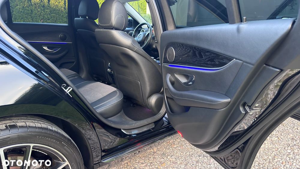 Mercedes-Benz Klasa E 350 BlueTEC 9G-TRONIC - 33