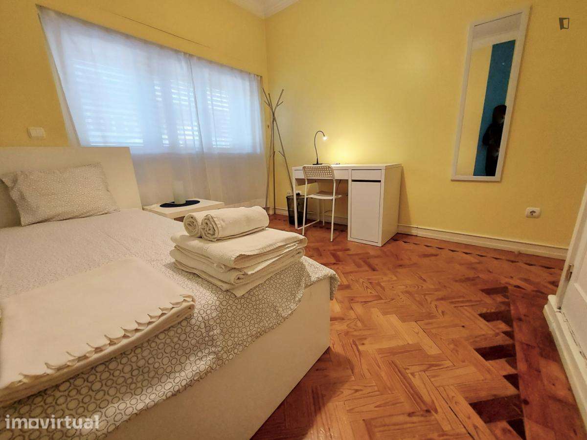 Quarto - localizado em Sete Rios Lisbon - Grande imagem: 3/21