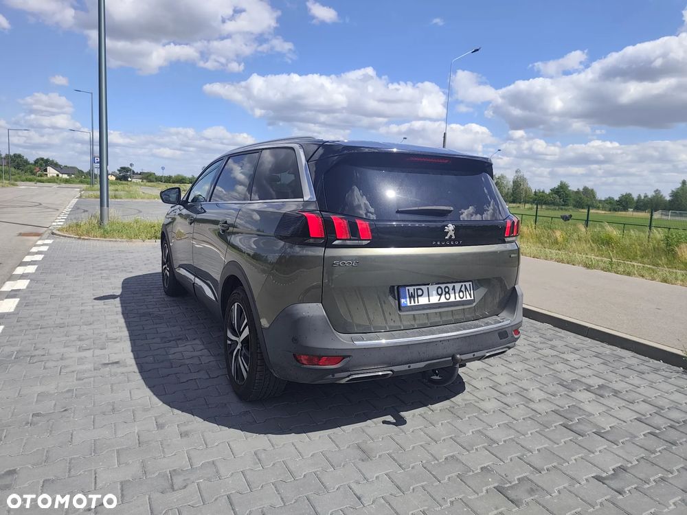 Peugeot 5008 - 5
