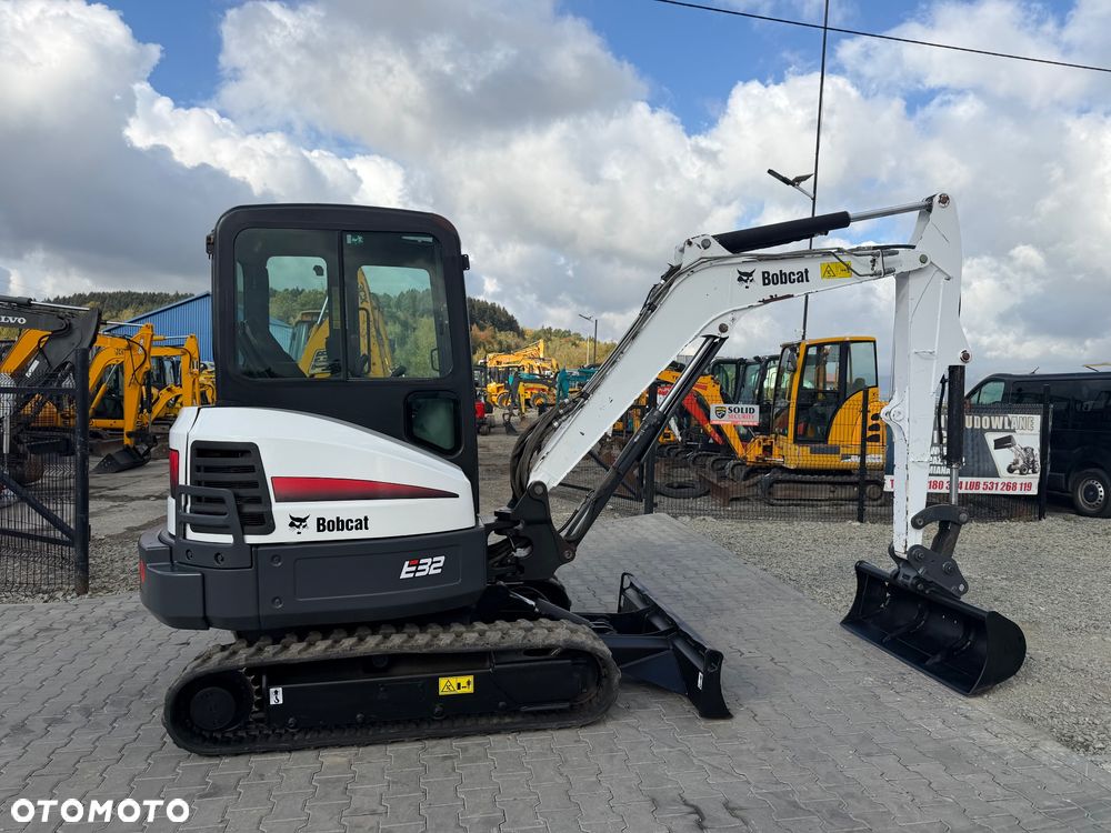 Bobcat E32 - 8