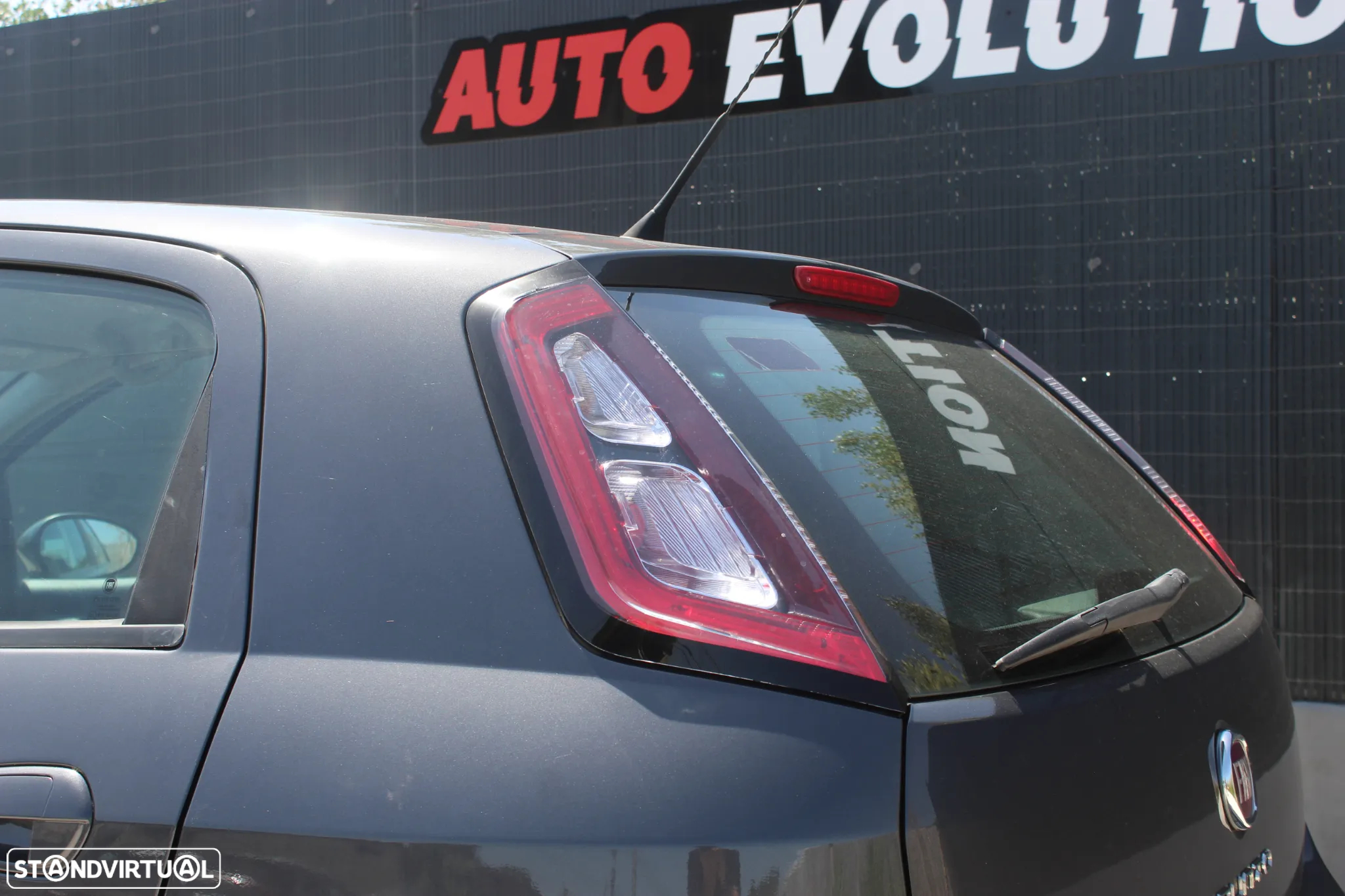 Fiat Punto 1.3 M-Jet Lounge S&S - 27