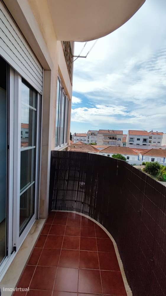 T2 em Caldas da Rainha com garagem e varanda - Grande imagem: 4/19